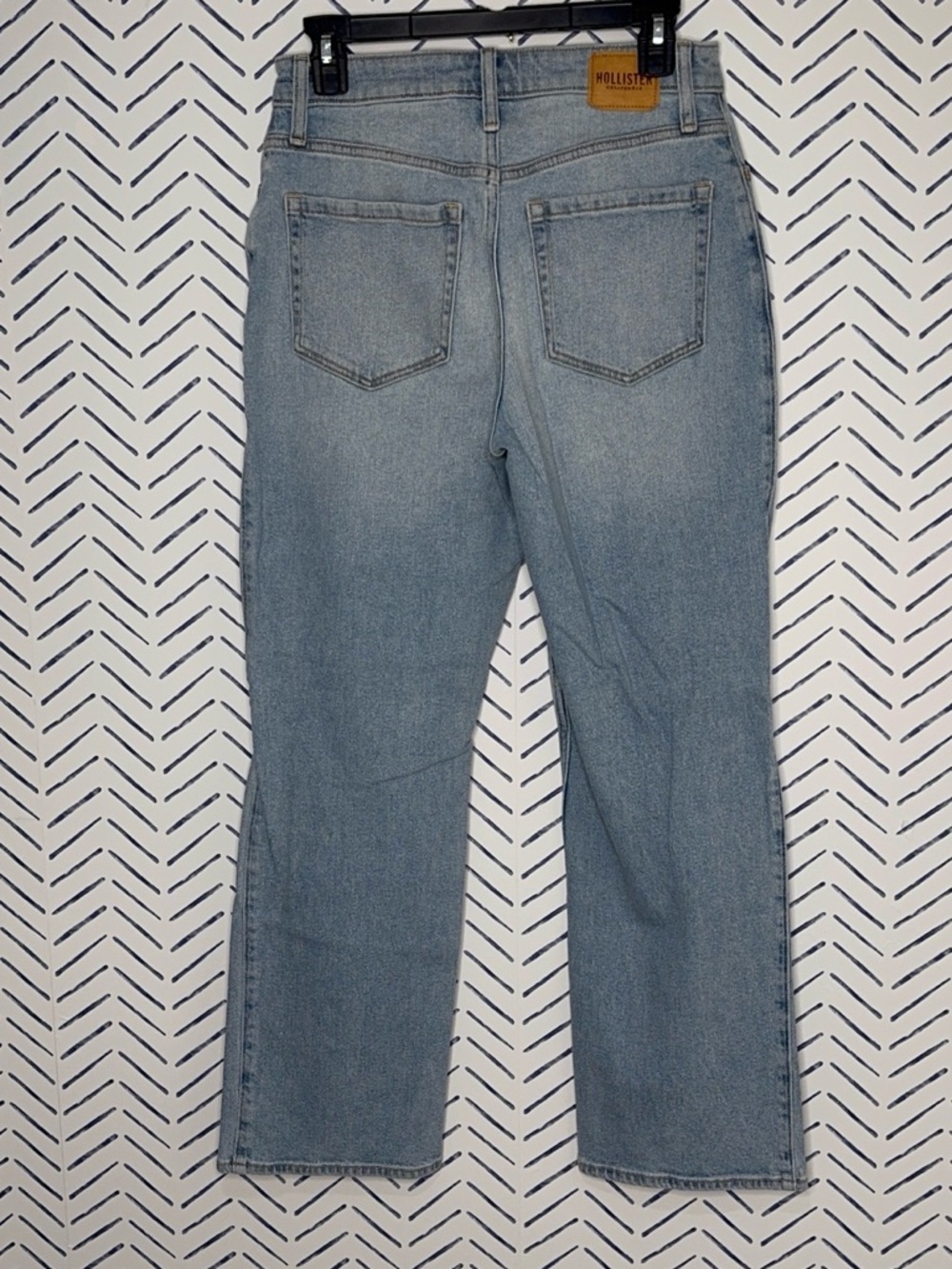 Hollister ultra High Rise Dad Jean distressed stretch Size 27” - Picture 2 of 3